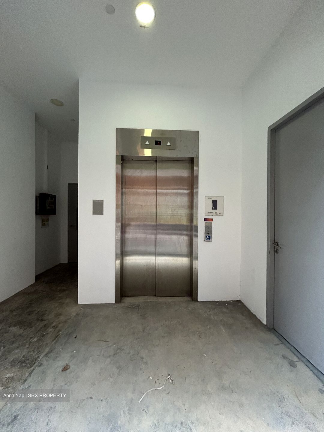 Gambas Crescent (D27), Retail #559944591
